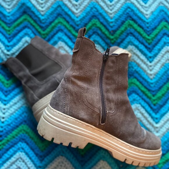 Chunky suede boots - Gabor - Picture 3 of 3